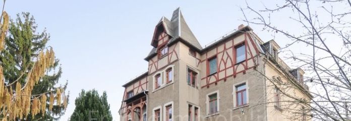 Cossebaude - denkmalgeschütztes Mehrfamilienhaus mit 6 Wohnungen und 2 Garagen