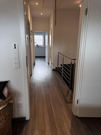 Moderne Doppelhaushälfte mit beheizter Garage, hochwertige Ausstattung mit Top-Energiewert – Foto 16