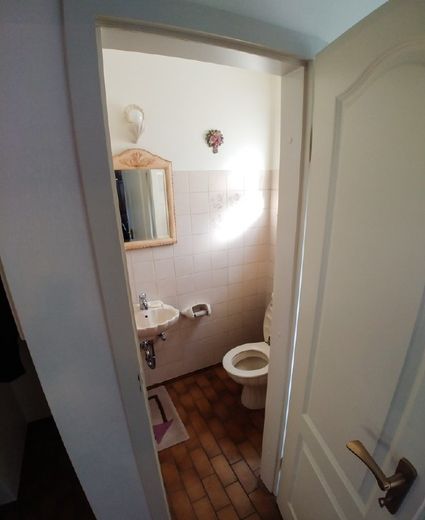 Zentral gelegendes grosses Reihenhaus- Strassenbahnanschluss nach Köln City/ Königsforst-Nähe – Gäste WC