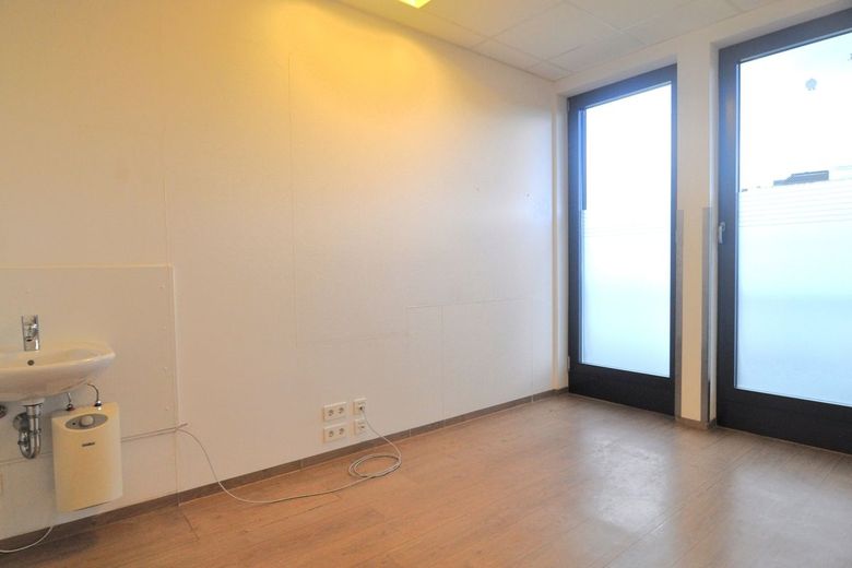 Praxis- oder Bürofläche mit Penthouse-Feeling im modernen Ärztehaus – Behandlung