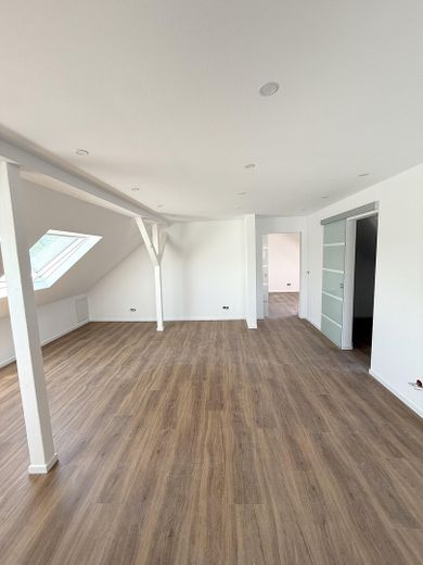 Energetisch sanierte 150 qm Maisonettewohnung, modernisiert und sofort bezugsfertig – Foto 4