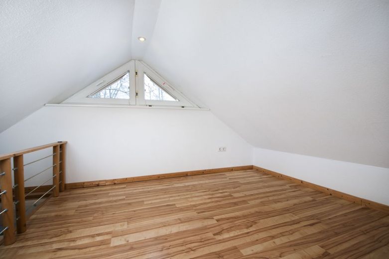 Gepflegtes Reihenendhaus mit fünf Zimmern und viel Platz – Itzehoe_AaronRiederStr_OG_08