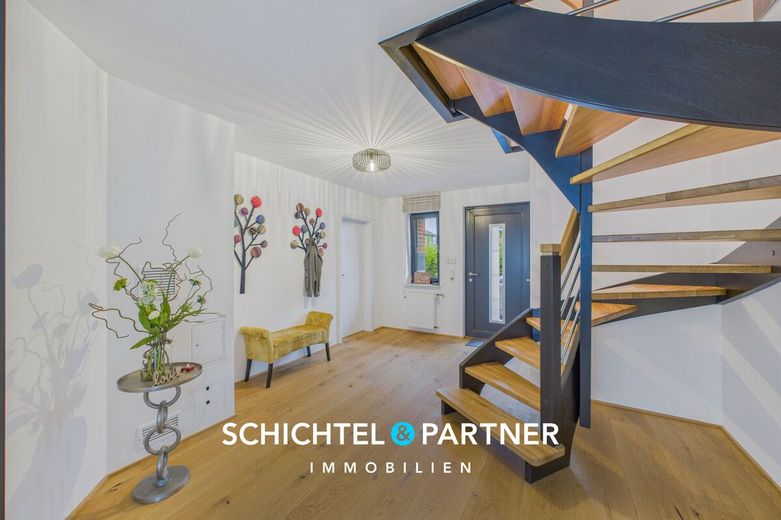 Hagen | Bezugsfertiges Einfamilienhaus | 2023 hochwertig modernisiert – S&amp;P | Eingangsbereich