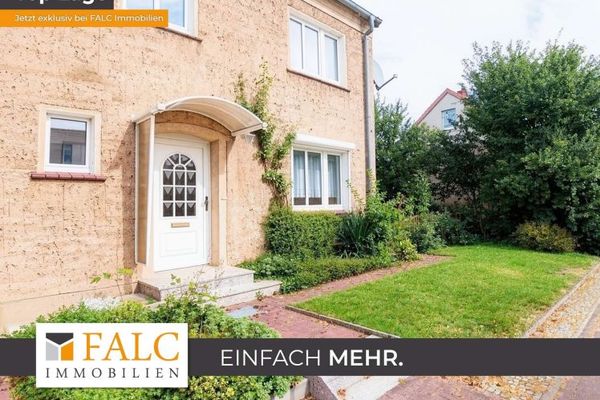+++ Perfect for families: Charming end-of-terrace house with sun terrace, garden and private garage +++