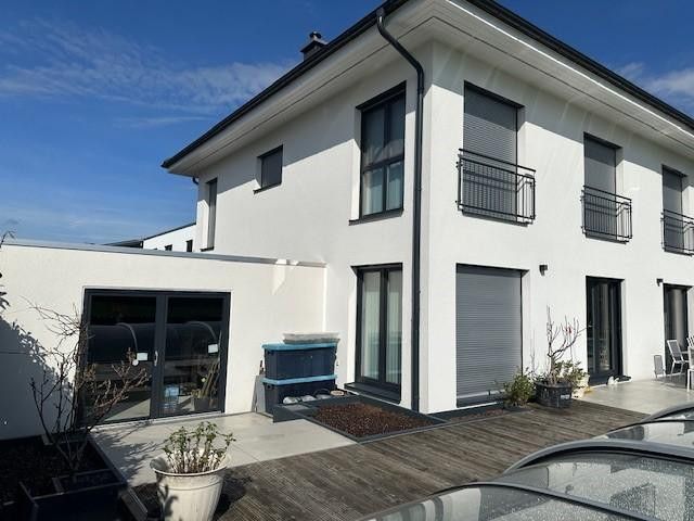Stadtvilla mit Pool und Alpensicht, in einer ruhigen, attraktiven und Traumhaften Lage von Markdorf – Foto 1