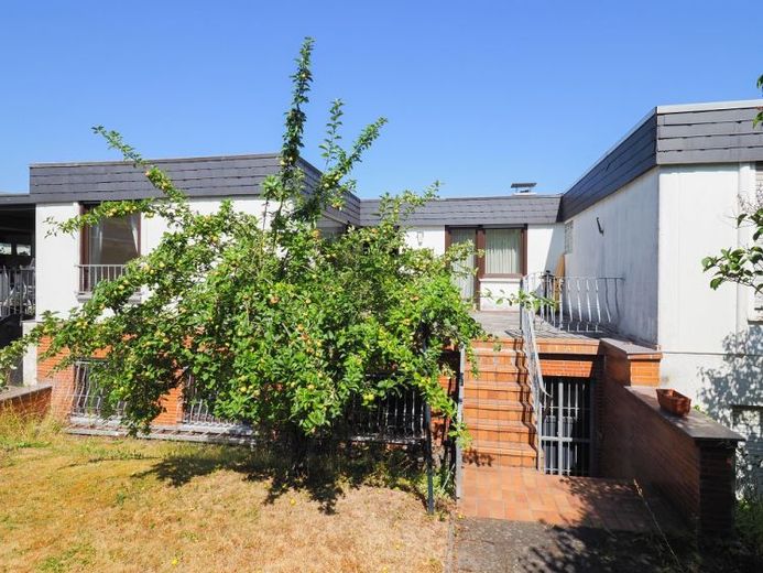 Bungalow mit schönem Garten und Unterkellerung – Foto 1