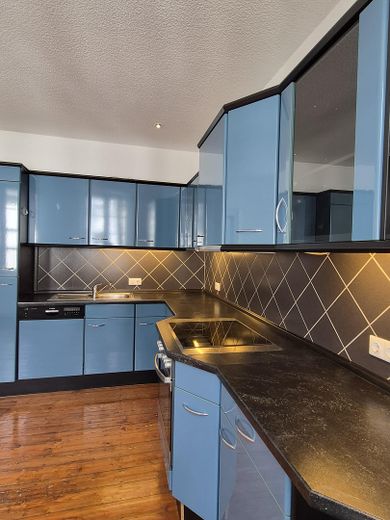 Mehrfamilienhaus, Dreifamilienhaus mit Loft Charakter u. Dachterrasse in Krefeld – Küche Wohnung 2