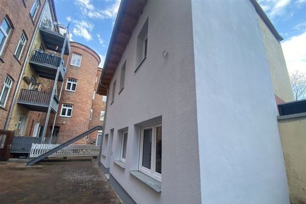 Weimar* Westvorstadt* First occupancy* garden house* 
cozy 2-room apartment* storage room* shower room*