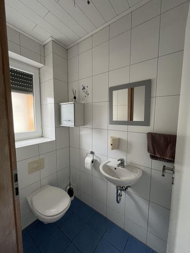 À vendre : maison jumelée de 5,5 pièces, sans commission et prête à emménager – Gäste WC