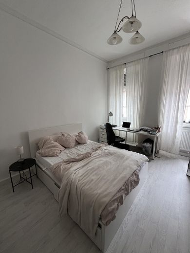 Kaiserslautern Merkezinde Aydınlık 2 Odalı Daire – Zimmer 2