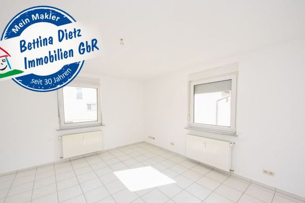 DIETZ: Einzugsbereite und renovierte 3-Zimmerwohnung im ersten Obergeschoss in Münster zu vermieten!