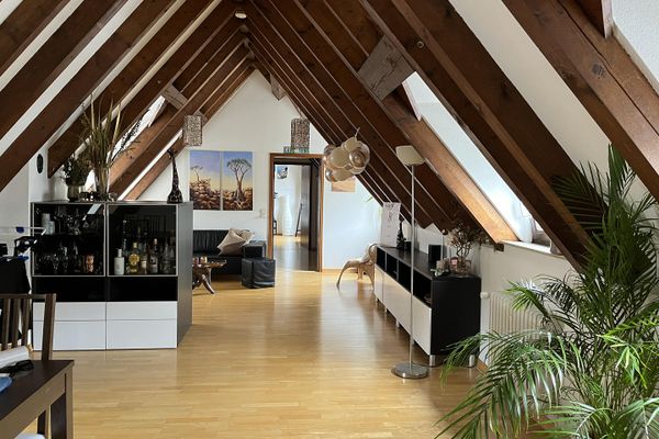 Außergewöhnliche Dachgeschosswohnung in Stuttgart-West