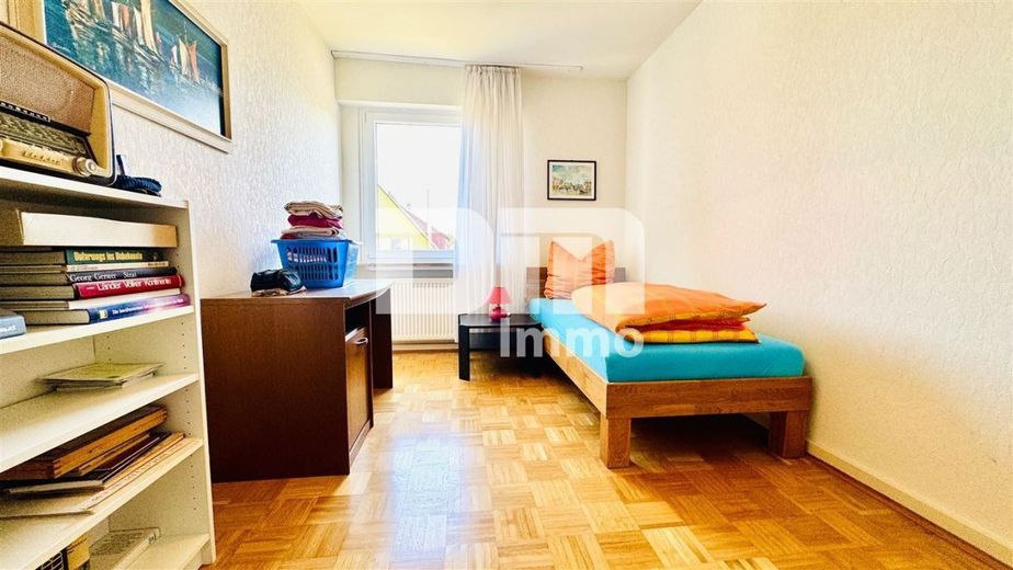 (Reserviert!)Zeitlose Eleganz trifft Moderne: Modernisiertes Einfamilienhaus – OG Schlafzimmer / Kind 1