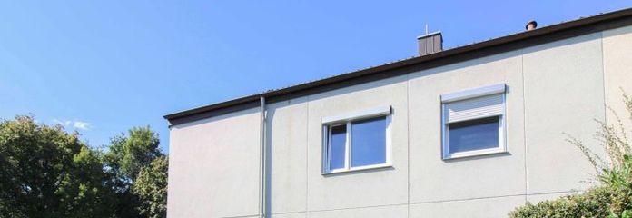 शांत स्थान पर स्थित, कई कमरों और अपनी पसंद के अनुसार सजाने की सुविधा वाला बड़ा पंक्ति-घर का अंतिम मकान 
उल्म-बोफ़िंगेन में