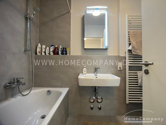 Europaviertel
8071844 – 
Moderne 3-Zimmerwohnung, komplett möbliert  &  ausgestattet – 4199ab84ea32d314cd391f3be13bad6ce063ee1f.jpg