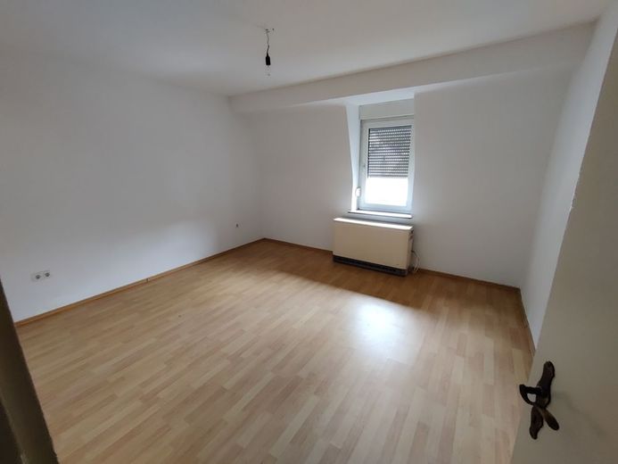 4 Zimmer, Küche und Bad zu vermieten in Pirmasens – Schlafzimmer