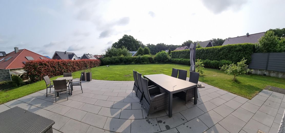 Garten mit Terrasse