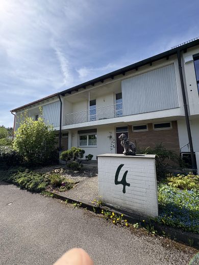 Krailling: Großzügiges Reihenmittelhaus + Garage (optional) – Vorderansicht