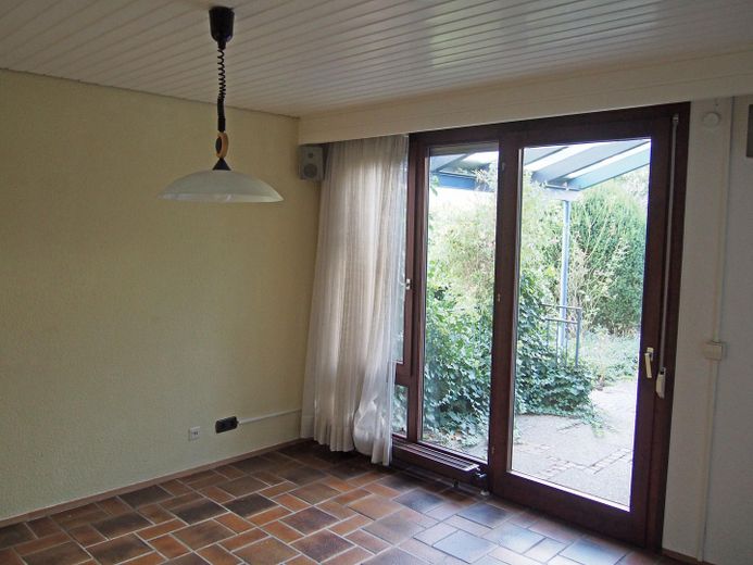 Casa indipendente e spaziosa in una posizione tranquilla e privilegiata (Bietigheim-Lug) – Esszimmer