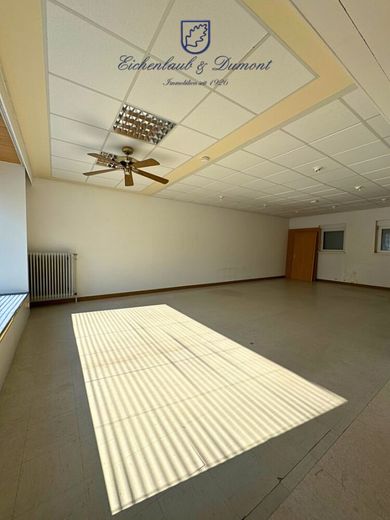 Gepflegtes 2-3 Familienhaus in Ortsmitte von Quierschied – Ladenfläche
