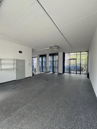 Atelier Wohnung / Gewerbe EG & 3 Wohnungen 2.OG nähe HBF mit Keller und TG STP – Atelier Raum Eingang Straße EG
