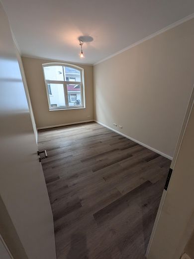 Top 5-Zimmer KfW Wohnung mit Küche, Balkon Bodenheizung in bester Lage von Wiesbaden Mitte – Schlafzimmer1