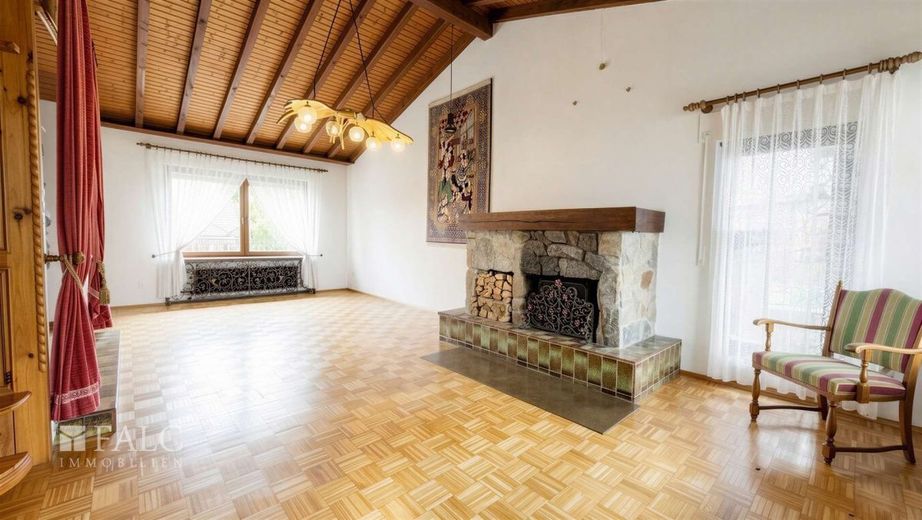 Familienidylle in Groß-Gerau - ein Zuhause mit Garten, Pool &amp; viel Platz – Wohnzimmer