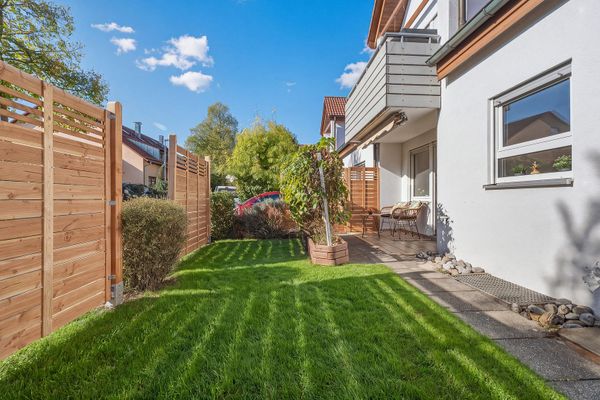 Amore per il giardino! Appartamento ristrutturato di 2 locali libero da subito, con splendido giardino privato e terrazza soleggiata