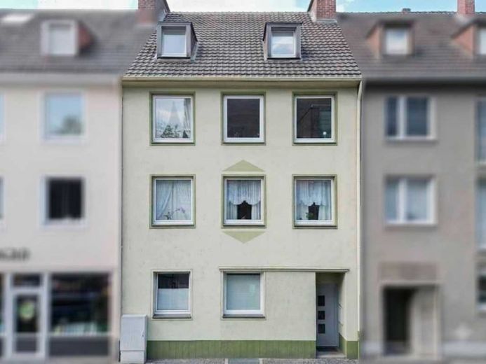 ​​Mehrfamilienhaus in bester Lage: Attraktive Kombination aus Eigenheim und Top-Kapitalanlage – Foto 1