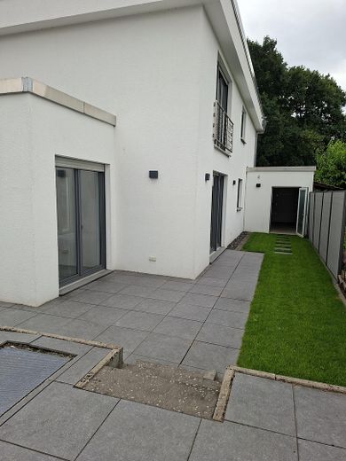 Wonen tussen stad en natuur – vrijstaand huis in een gewilde locatie – Gartenansicht