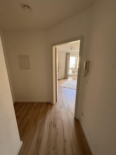 Move in instead of furnishing – spacious, furnished 1-room apartment – Photo 4