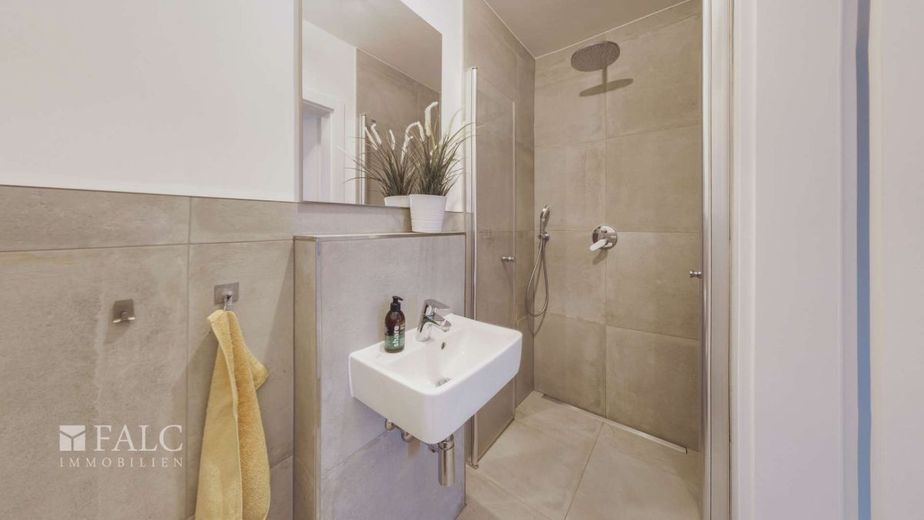 Licht, Qualität, Effizienz - Ihr neues Zuhause mit A+ Standard – Gäste-WC