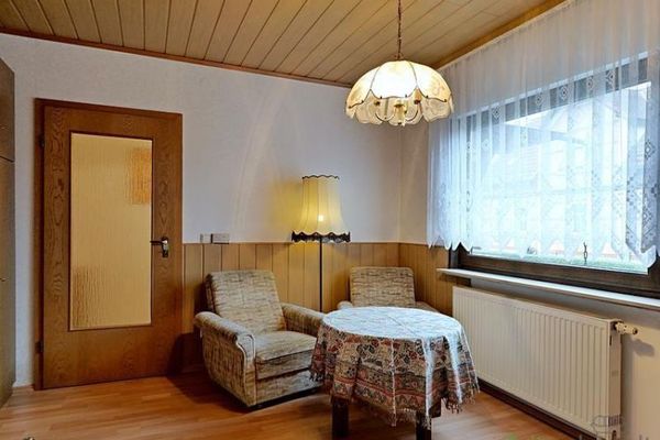 (EF0593_M) Jena: Hermsdorf, umeblowane miniapartament z osobnym wejściem do domu, WLAN i miejscem parkingowym