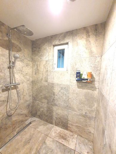 ++ BESONDERES EINFAMILIENHAUS + SONNENTERRASSE + GARTEN IN TRAUMLAGE!! ++ – EBENERDIGE REGENDUSCHE!