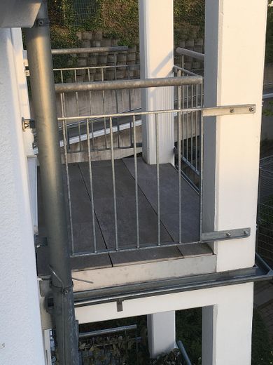 1 von 2 kleinen Balkonen SZ/AZ