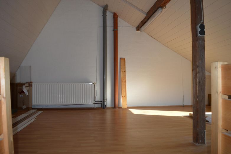 "Attraktives Reihenhaus" in "Weser"-Nähe, ruhige Lage, im schönen "Bremer Norden" – Ausbaureserve Dachboden 
