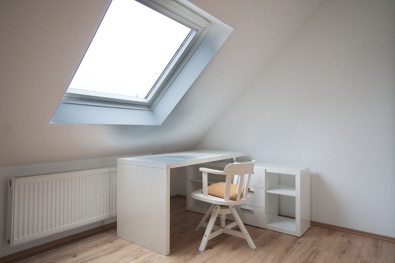 Attic storey studio apartment with rooms bathed in light, tastefully furnished with high quality, modern fittings and in a quiet, yet central, location – 2cc307e3b8a82f22aa95224492cd66e0a234fa90.jpg