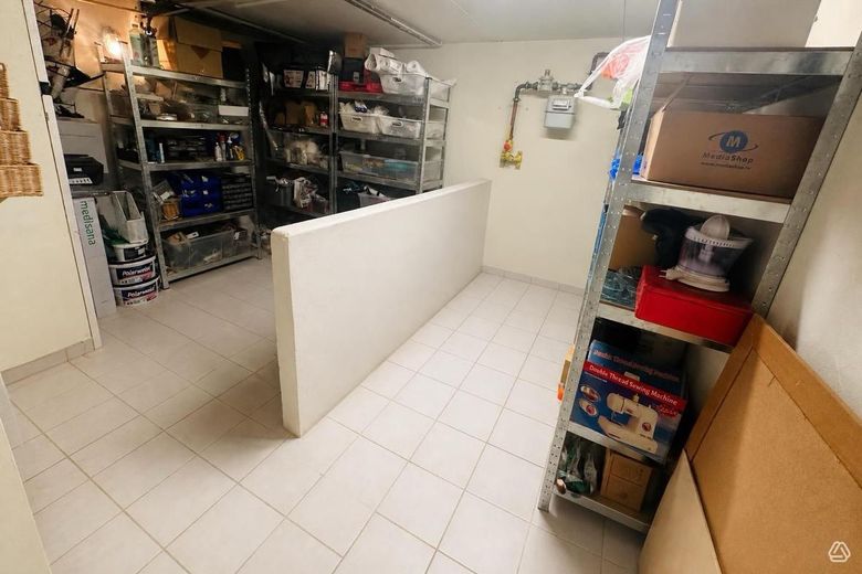 Casa unifamiliare modernizzata con 187 m² di superficie abitabile, 6 locali, garage e giardino, senza intermediario – Keller Raum 1
