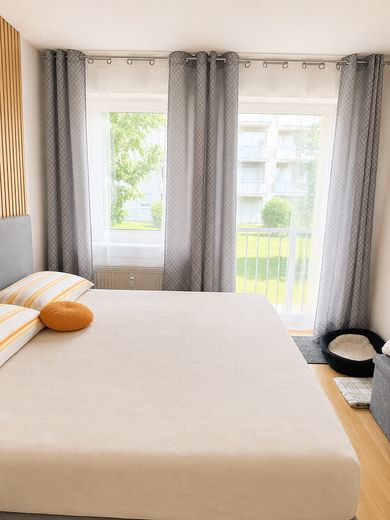 Attractif investissement locatif ou résidence principale – appartement 2 pièces, 1er étage, balcon, parking souterrain, libre d’occupation, à Kehl – Schlafzimmer