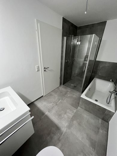 KfW-55 Neubau Doppelhäuser mit 4 Schlafzimmern in TOP Lage – Badezimmer 2