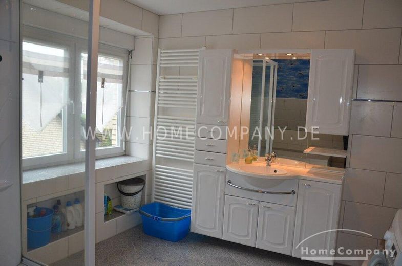 4 Zi. Whg., möbliert, im 1. OG. eines 2-Familienhauses, komplette Ausstattung – d0948ffb501b239f2f9d3895ce1ff1f5c4ccb030.jpg