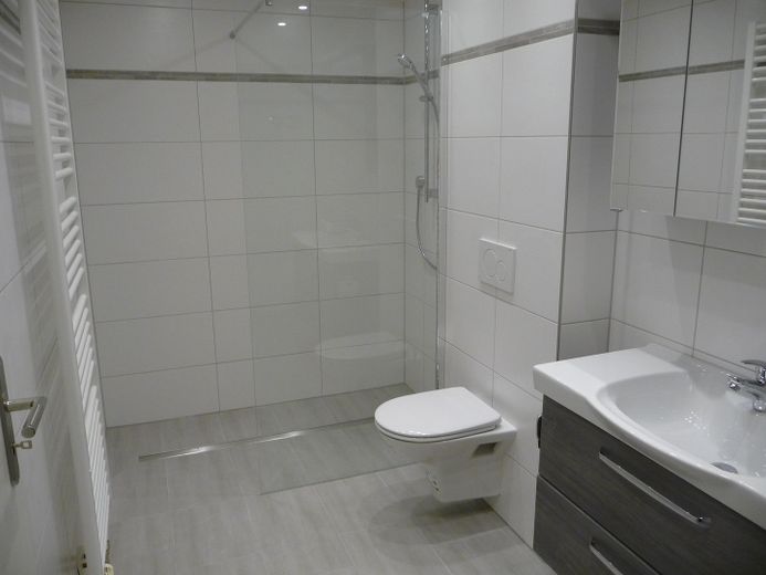 Fine small apartment in Hösbach near Aschaffenburg – Dusche-WC