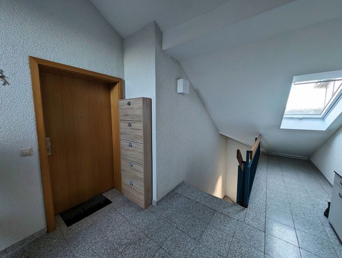 Treppenhaus - Wohnungseingang