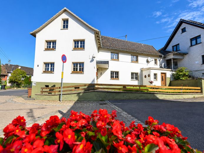 Venta mediante proceso de ofertas: Encantadora casa unifamiliar en Hennef-Lauthausen – Foto 1