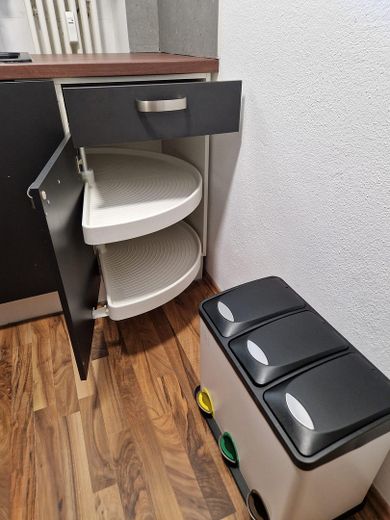 Merkezi konumda yenilenmiş 2 odalı daire – Straubinger tren istasyonu ve eski şehre yakın – Küche