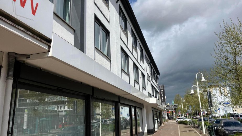 Powierzchnia biurowa / handlowa w najlepszej lokalizacji, parter, Homburg (Saara) – Teilansicht Schaufensterfront