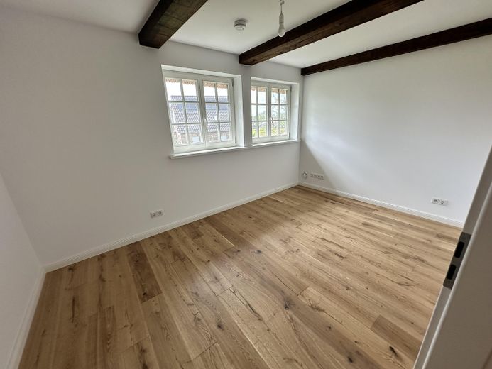 hochwertiger Erstbezug im kernsanierten Bauernhaus - Maisonette unter Reet am Elbdeich – OG Zimmer 2 (ca. 12 qm)