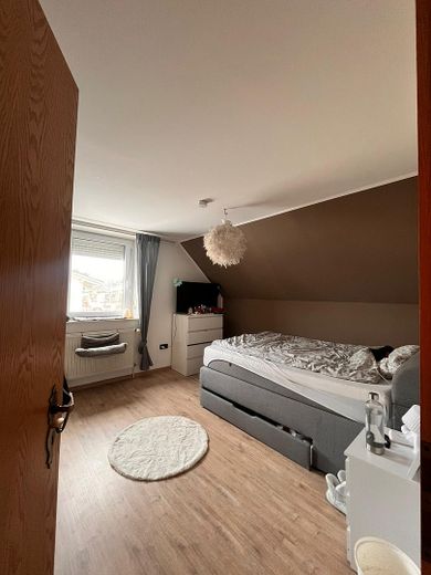 spaziosa casa plurifamiliare con garage a Maxhütte-Haidhof – OG-Schlafzimmer