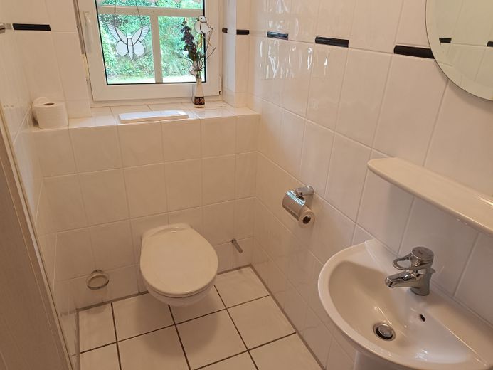 Traumhaus mit Sauna & großzügigem Gartengrundstück in Aurich-Wiesens – Provisionsfrei – Gäste-WC im Erdgeschoss