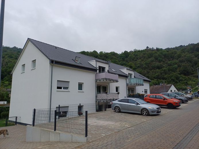 4 Zimmerwohnung mit zwei Balkonen und 2 Stellplätzen, frei ab 01.10.2026 – Ansicht